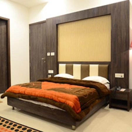 Hotel Popular Amritsar Room photo